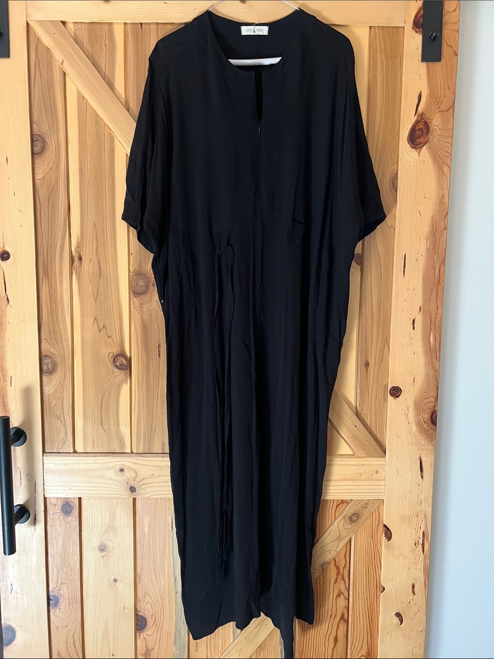 Black Relaxed Midi Dress by Cuyana